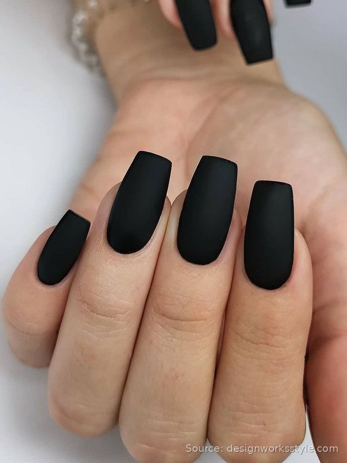Matte black coffin nails