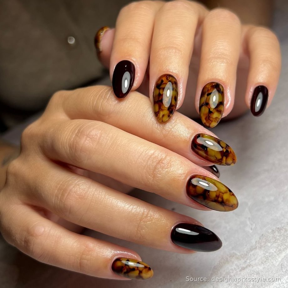 Tortoiseshell nails with dark espresso accent nails