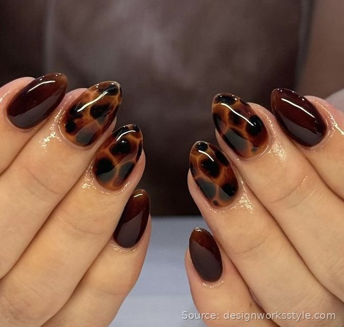 Tortoiseshell Thanksgiving nails with dark brown solid nails on almond shape